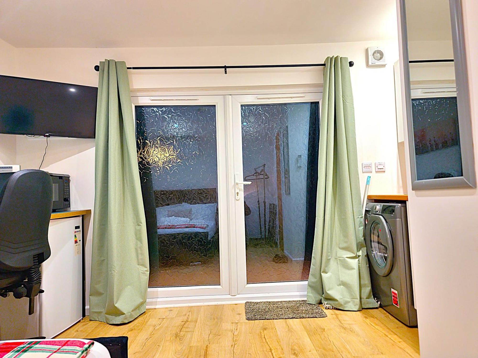 Open Plan Studio With Garden Milton  Экстерьер фото
